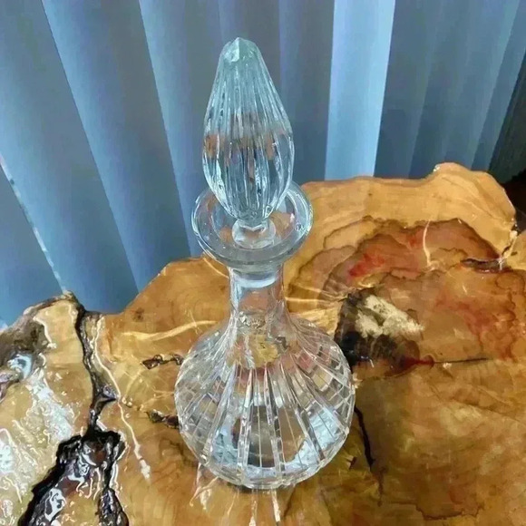 Lead Crystal Whisky Decanter Vintage 16" With Pointy Tip Stripped Rectangle
Desi - Picture 12 of 16